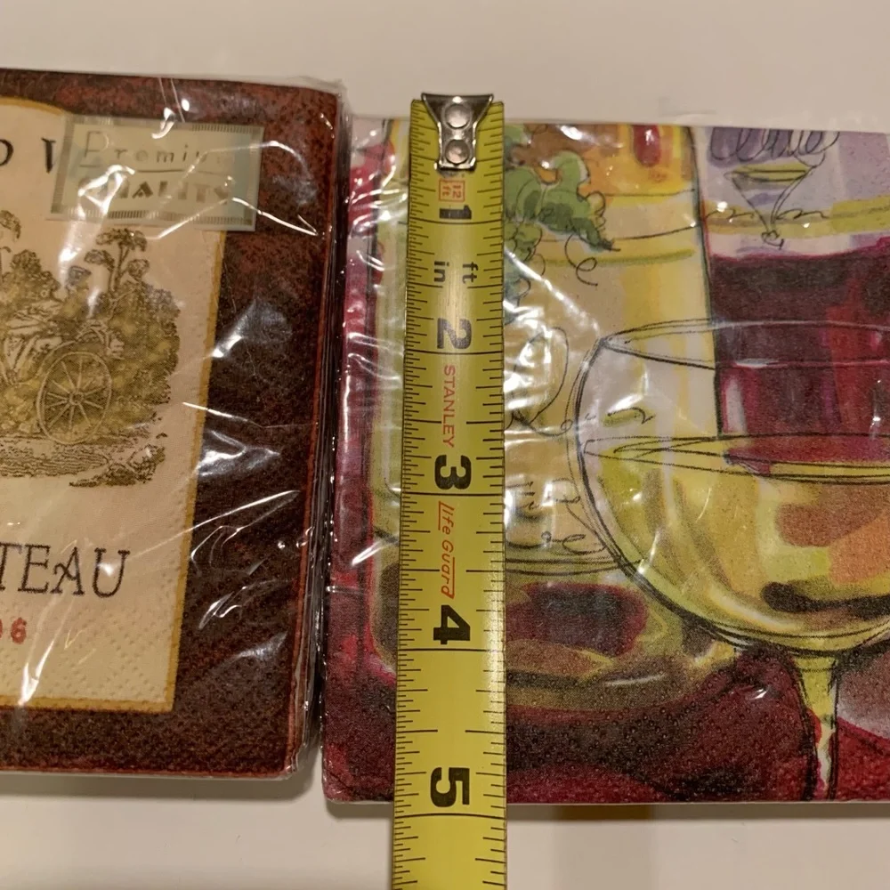 NWT LOT OF 2 WINE THEMED BEVERAGE NAPKINS.